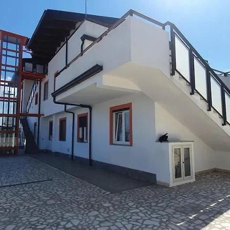 Oda ve Kahvaltı Alepou Gasperina